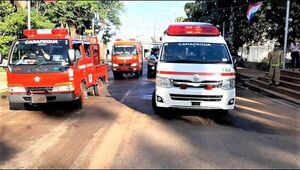Bomberos de Carapeguá reciben donación de ambulancia y un carro bomba desde Japón - Nacionales - ABC Color