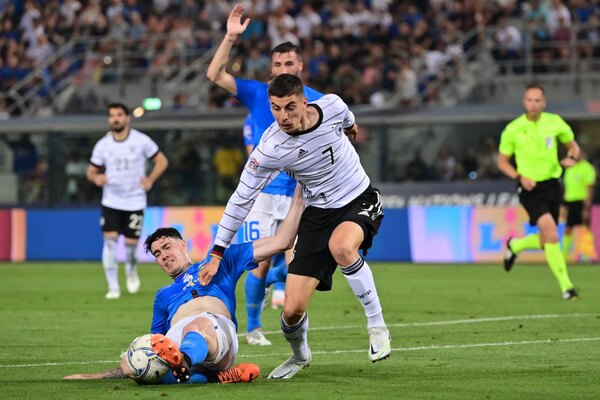 Versus / Una Italia muy renovada empató con Alemania en intenso partido - PARAGUAYPE.COM