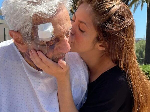 Shakira desmiente ataque de ansiedad y dice que se cayó su papá nomás