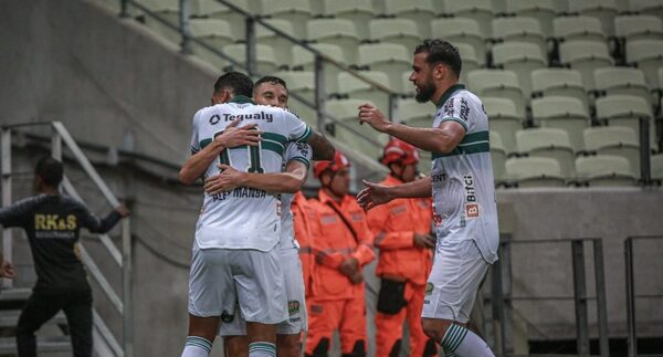 El Coritiba de Morínigo rescata un empate con un golazo de un ex Cerro Porteño