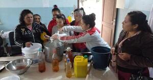 Internas elaboran jabones artesanales para donar a barrios carenciados