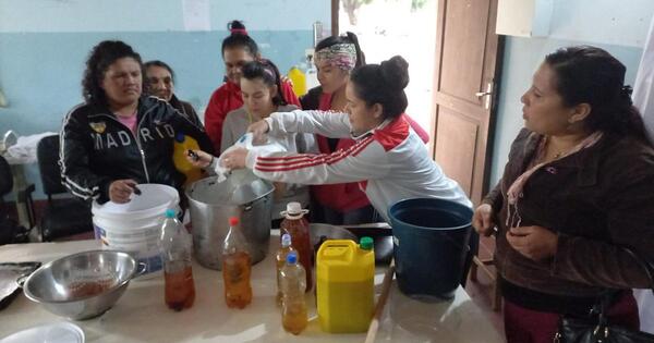Internas elaboran jabones artesanales para donar a barrios carenciados