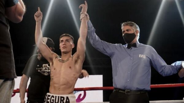 Segura es el nuevo campeón del título Sudamericano Superligero