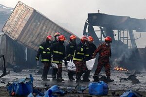 El incendio en un depósito en Bangladesh deja 49 muertos y más de 200 heridos - Mundo - ABC Color