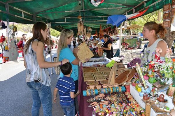 ¡Invitan a feria de emprendedores en Ypacaraí hasta las 17:00!