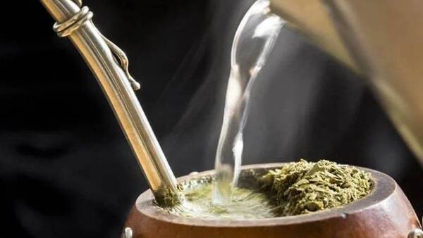 Crónica / ¡Atenti! Doctor advierte sobre mate y tereré pantano