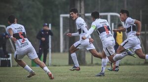 Olimpia arrasa con Cerro Porteño en los clásicos de las formativas