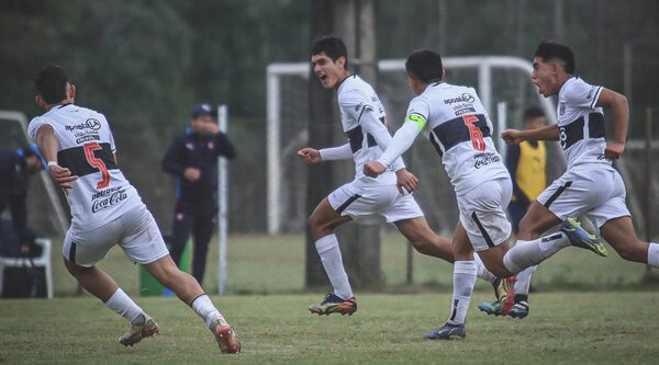 Olimpia arrasa con Cerro Porteño en los clásicos de las formativas
