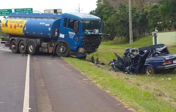 Jóvenes pierden la vida tras accidente en Misiones