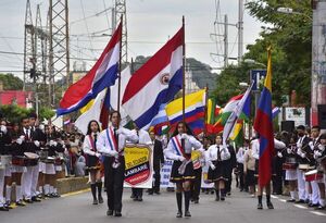 Lambaré celebró su 60° aniversario con un colorido desfile estudiantil - Nacionales - ABC Color