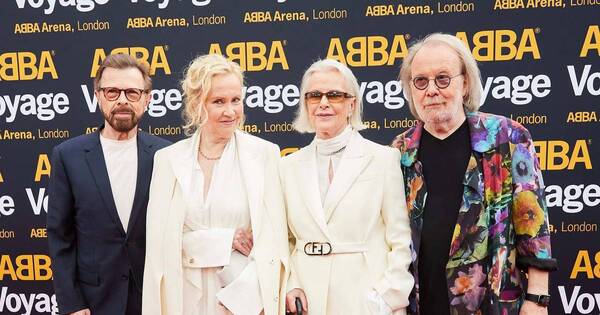 La Nación / Tras 40 años, Abba se reúne públicamente para presentar “Voyage”