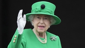 La reina Isabel reapareció en el cierre de los festejos por sus 70 años en el trono