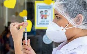 Desde mañana nuevamente disponibles dosis contra el covid y la influenza