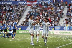 Messi hace historia: cinco goles con la Albiceleste