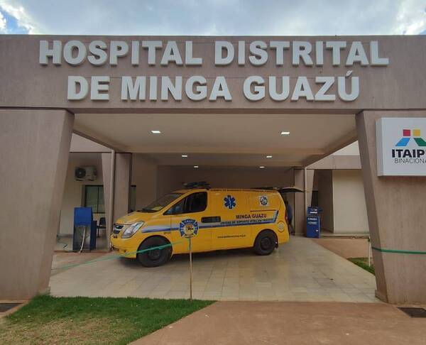 Crónica / [VÍDEO] Enfermera y Bombero voluntario casi cruzan paletas en Hospital de Minga Guasú
