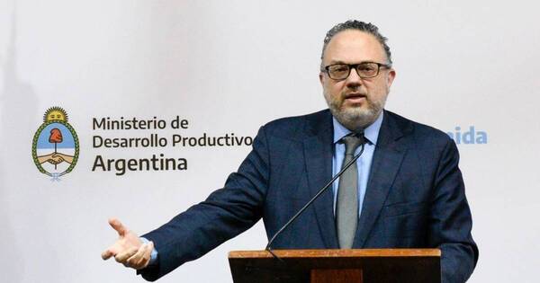 La Nación / Presidente argentino destituye a ministro que criticó a Cristina Fernández