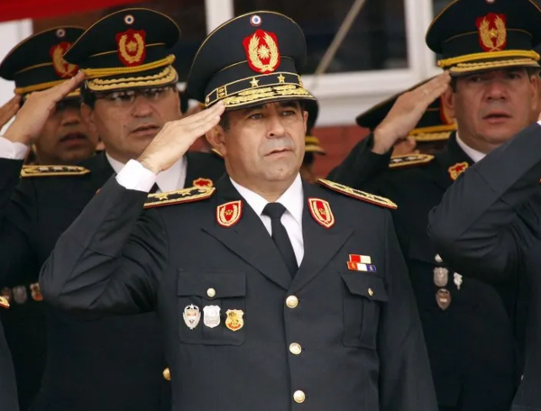 Mañana comienza juicio contra un ex comandante volai y su doña por enriquecimiento ilícito y lavado de dinero