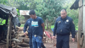 Detienen a hombre por maltratar a su madre que está en silla de ruedas - Noticiero Paraguay