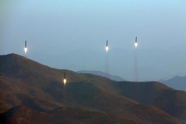 EE.UU y Corea del Sur dispararon misiles en respuesta a lanzamientos de Corea del Norte - .::Agencia IP::.