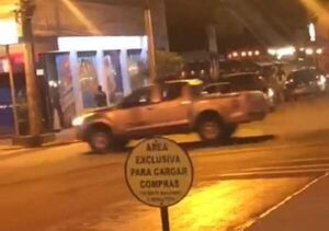 Cuatro heridos tras ataque a balazos frente a céntrica choperia en Pedro Juan Caballero