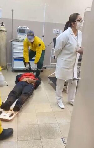 Una vez más, en el hospital de Minga Guazú rechazan a pacientes auxiliados por bomberos