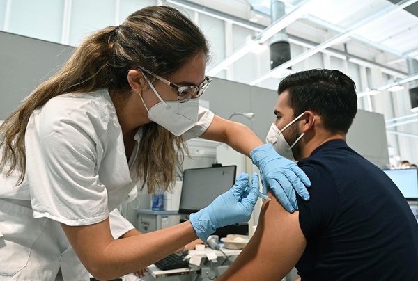 Salud habilita cuarta dosis para mayores de 18 años