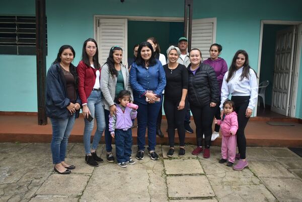 Urgen firma de convenio entre EBY y MUVH para acceder a una vivienda en Ayolas - Nacionales - ABC Color