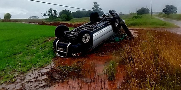 VUELCO CON SUERTE EN RUTA GRANEROS