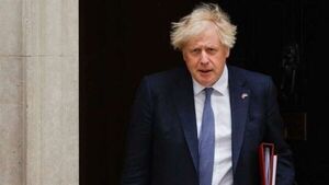 Boris Johnson enfrenta este lunes una moción de censura de su propio partido