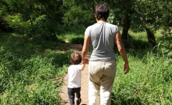 Madre lucha por custodia de su hijo ante Justicia de Paraguay y Brasil