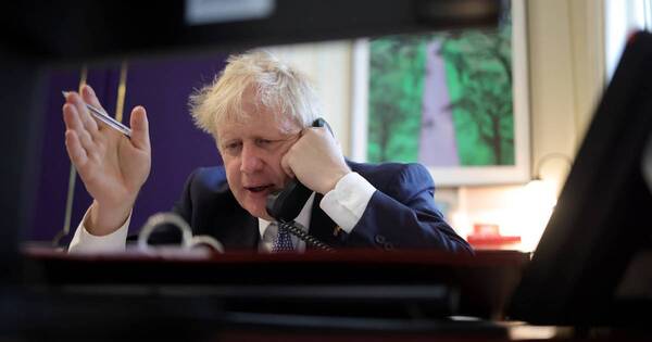 La Nación / Boris Johnson enfrenta voto de confianza del Partido Conservador