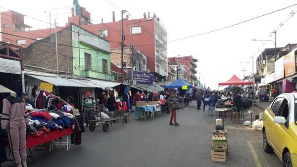 Exitosa primera edición de la Feria Guasu del Mercado 4