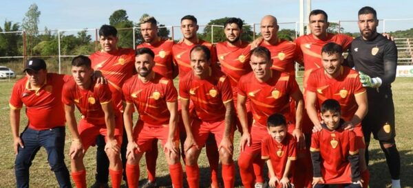 Ever Caballero y Derlis Orué, campeones de la Liga Ovetense con el Blas Garay