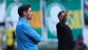 El insólito enojo del entrenador del Palmeiras por Junior Alonso - Fútbol Internacional - ABC Color