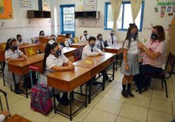 La mayoría de los colegios sigue con la presencialidad a pesar de recomendación del MEC
