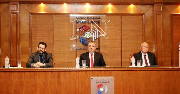 La Nación / César Rossel y Jorge Bogarín asumieron como ministros del TSJE