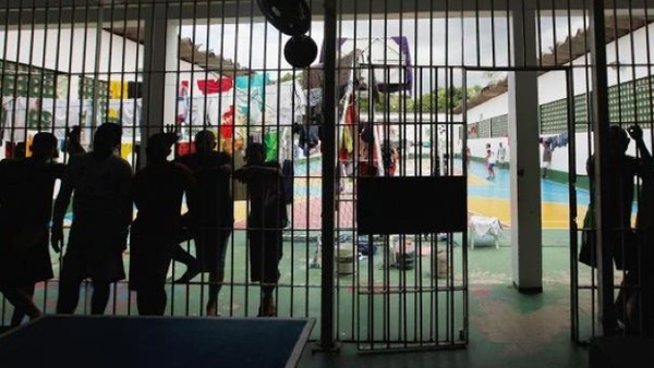 Guardiacárceles amenazan con hacer huelga de hambre sino llegan a acuerdo con autoridades