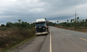 Camión transportador de soja robado, fue abandonado en la San José de los Arroyos - OviedoPress
