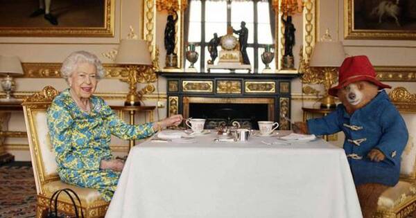 La Nación / Jubileo de platino: la reina Isabel II celebró junto al osito Paddington