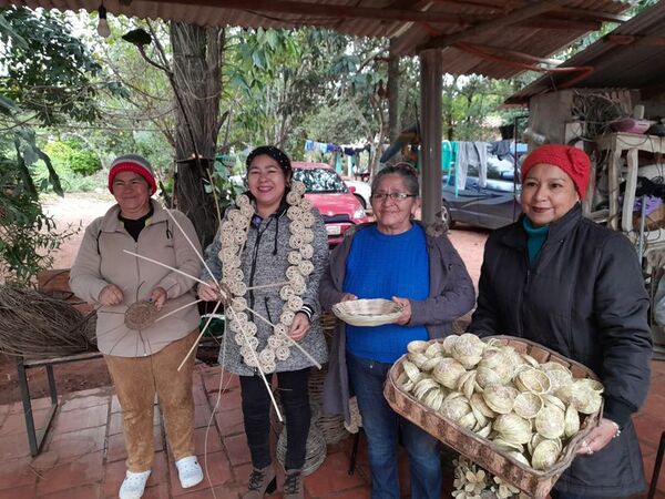 Arte en cestería, un trabajo que identifica a la compañía Caacupemí de Atyrá - Nacionales - ABC Color