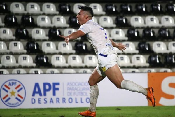 Luqueño vuelve al triunfo y se acerca al líder - Fútbol de Ascenso de Paraguay - ABC Color