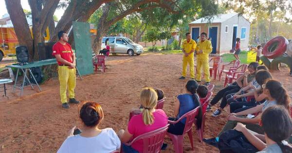 La Nación / Vecinos se capacitaron sobre el medioambiente