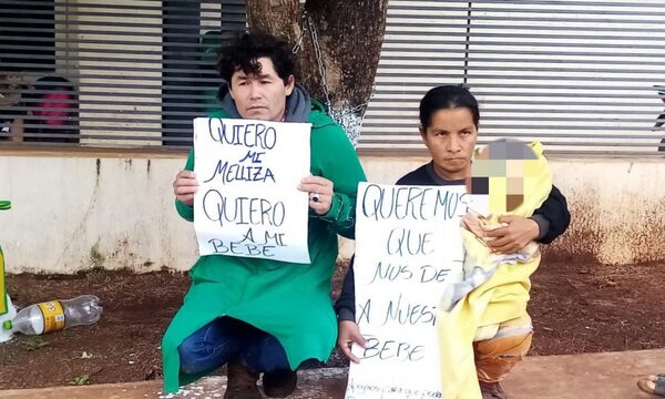 Padres se encadenan ante Hospital de PresidenteFranco e insisten en que les robaron un mellizo – Diario TNPRESS