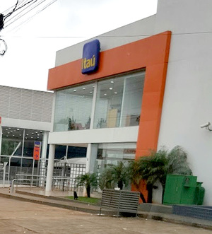 Cyber delincuentes vaciaron decenas de cuentas de clientes del Banco Itaú - La Clave