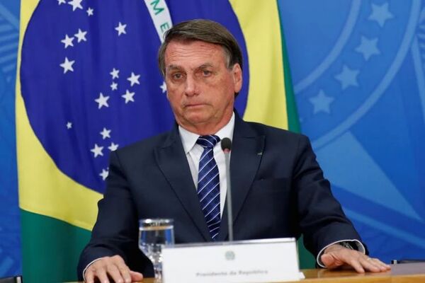 Jair Bolsonaro propuso bajar los impuestos a los combustibles para combatir el alza de precios