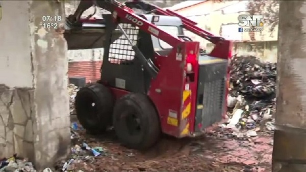 Predio abandonado y colmado de basuras en Asunción - SNT