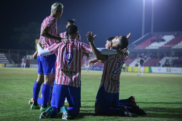 Intermedia: Un líder, un único invicto y varios al acecho tras la fecha 11