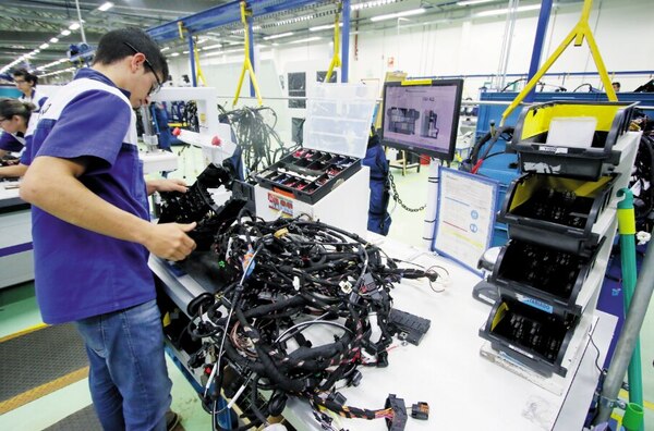 Exportaciones de maquila registran crecimiento del 21% en los primeros cinco meses del 2022 - La Clave