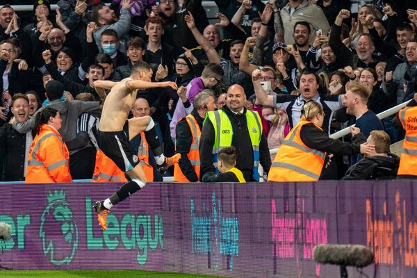Versus / El gol de Almirón es el mejor de la temporada, según los jugadores del Newcastle - PARAGUAYPE.COM