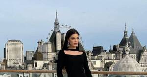 La Nación / Nadia Ferreira deslumbró en Londres con un diseño de Victoria Beckham